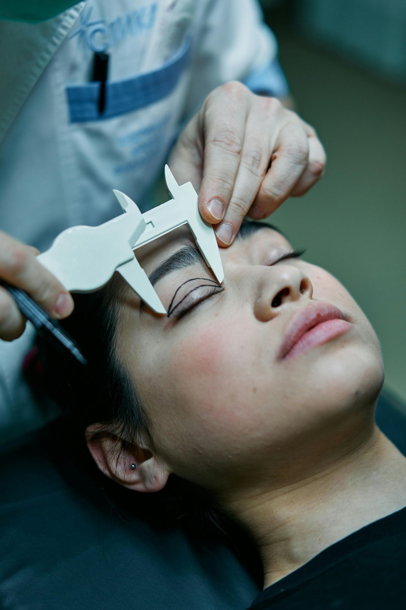 Eyelid Lift Surgery: Reduce Droopy Eyes And Wrinkles