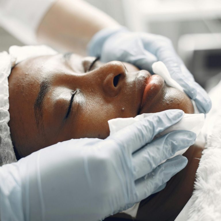 Benefits Of Signature Facials For Glowing Skin